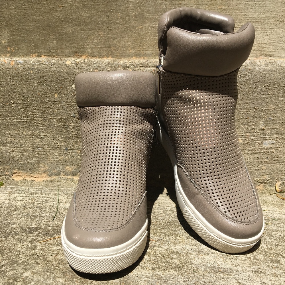 *Brash Sz 6 Taupe Brown High Top Platform Shoes